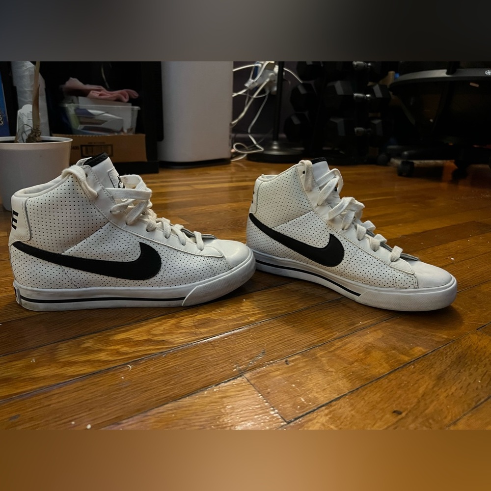 Nike Sweet Classic High Top: Sz 5Y (youth/kids)